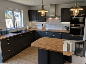 strathaven-black-shaker-kitchen strathaven-black-shaker-kitchen